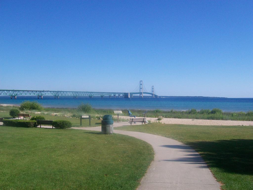 Bayside Hotel Of Mackinac Mackinaw Stadt Exterior foto